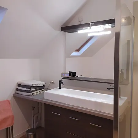 De - 3 Bedroom